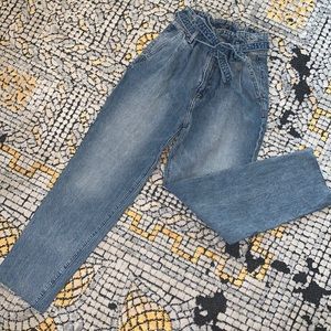 Abercrombie and Fitch Mom Jeans size 25/0